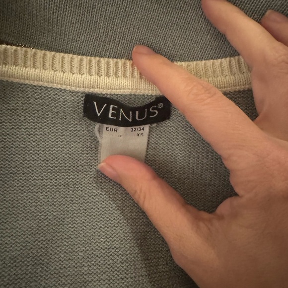 Venus Peace Sweater - Picture 3 of 3